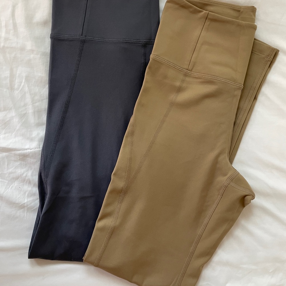 2 girlfriend collective High-Waist Leggings in dark grey and tan/beige
